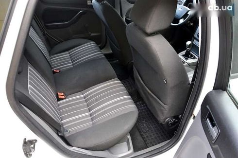 Ford Focus 2010 - фото 21