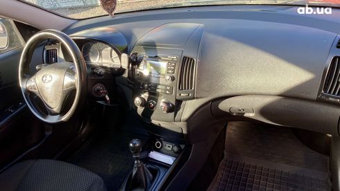 Hyundai i30 2010 черный - фото 14