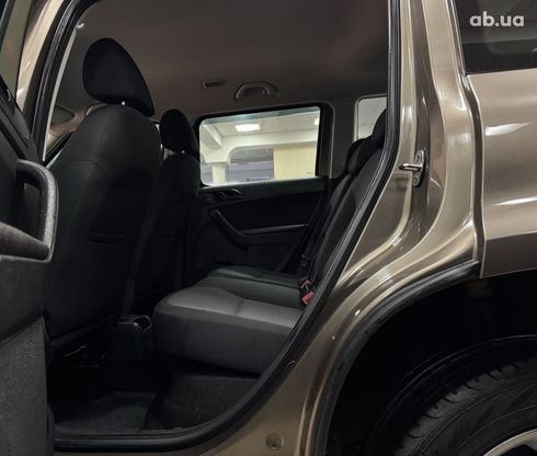 Skoda Yeti 2010 коричневый - фото 3