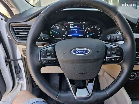 Ford Escape 2021 - фото 18