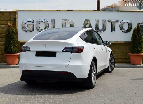 Tesla Model Y 2022 - фото 11