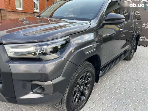 Toyota Hilux 2022 - фото 27