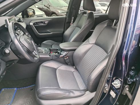 Toyota RAV4 2020 синий - фото 17