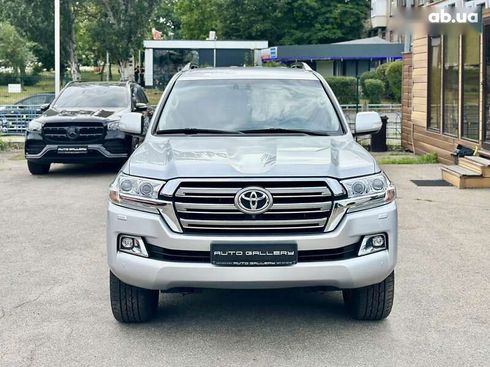Toyota Land Cruiser 2017 - фото 5