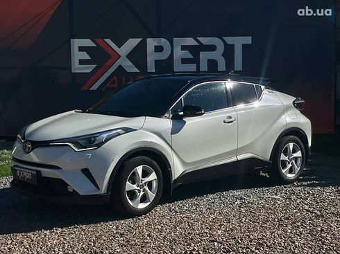 Toyota C-HR 2017 - фото 2