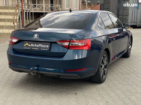 Skoda Superb 2018 - фото 17