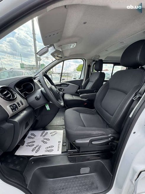 Renault Trafic 2018 - фото 16