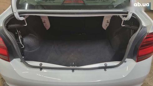 Renault Logan 2020 - фото 12
