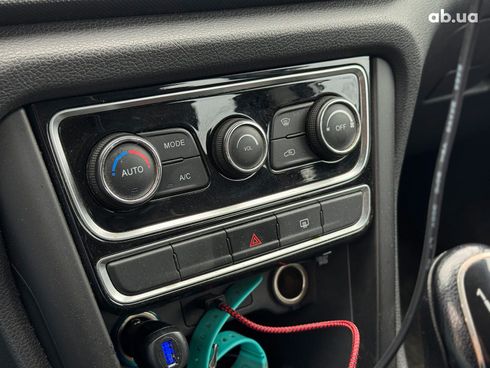 Chery Tiggo 3 2017 белый - фото 22