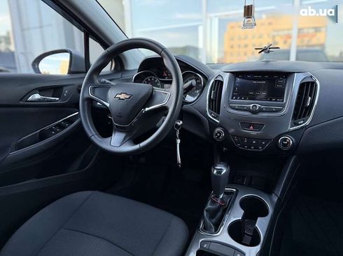 Chevrolet Cruze 2018 - фото 12