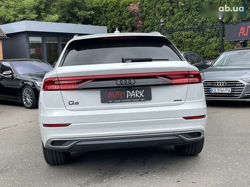 Audi Q8 2021 - фото 9