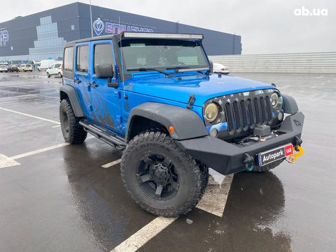 Jeep Wrangler 2014 синий - фото 3