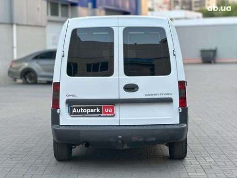Opel Combo 2011 белый - фото 6