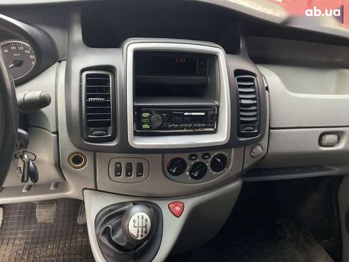 Opel Vivaro 2012 - фото 15