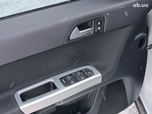 Volvo S40 2010 белый - фото 20