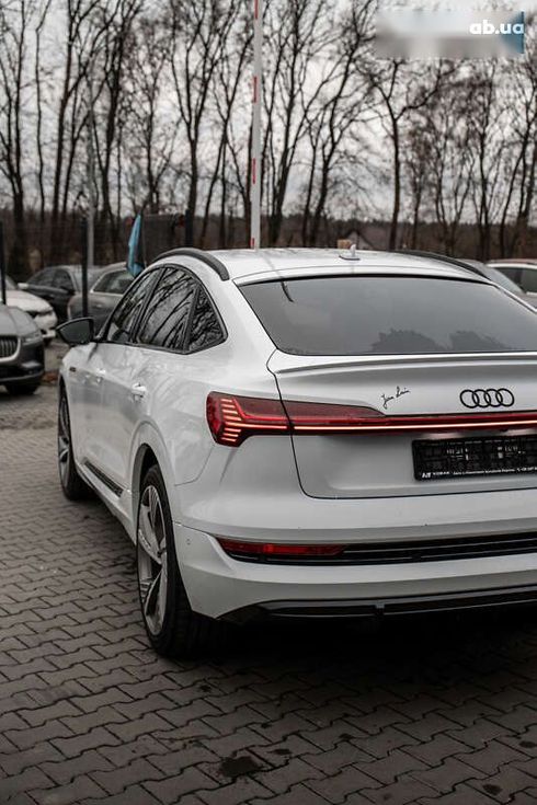 Audi E-Tron 2022 - фото 15