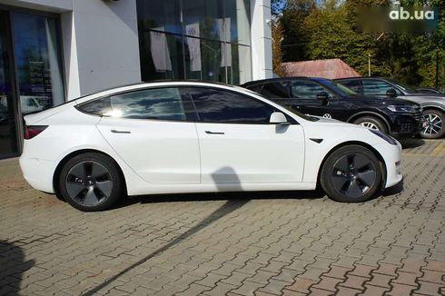 Tesla Model 3 2022 - фото 9