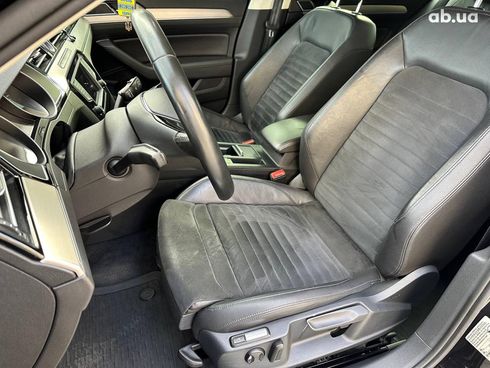 Volkswagen Passat 2017 черный - фото 27