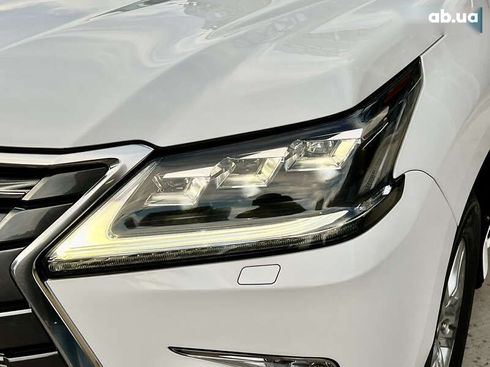 Lexus LX 2017 - фото 14