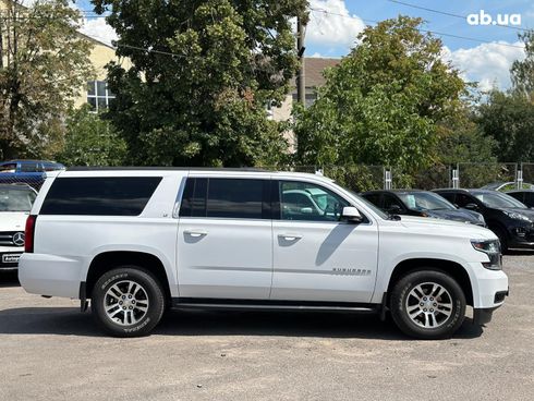 Chevrolet Suburban 2019 белый - фото 15