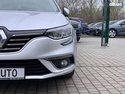 Renault Megane 2018 - фото 10