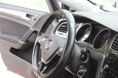 Volkswagen e-Golf 2020 - фото 29