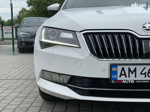 Skoda Superb 2017 - фото 7