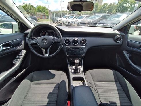 Mercedes-Benz A-Класс 2013 белый - фото 25