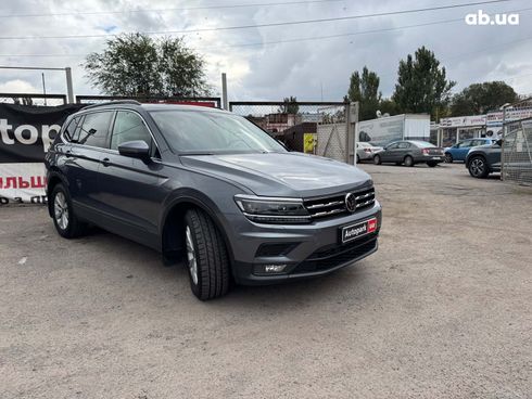 Volkswagen Tiguan 2019 серый - фото 4