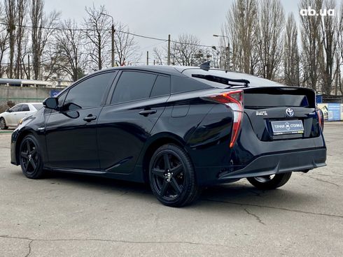 Toyota Prius 2016 черный - фото 9