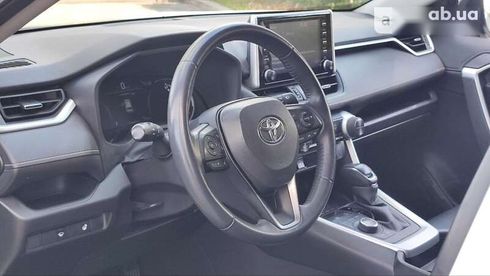 Toyota RAV4 2019 - фото 13