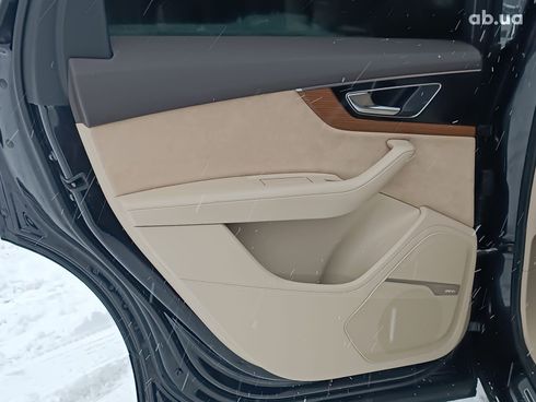 Audi Q7 2018 черный - фото 37