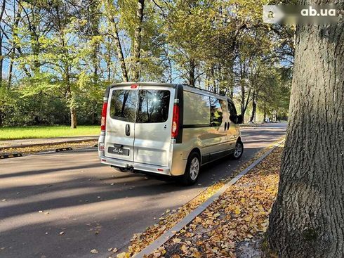 Renault Trafic 2012 - фото 21