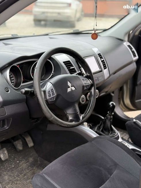 Mitsubishi Outlander XL 2008 - фото 15