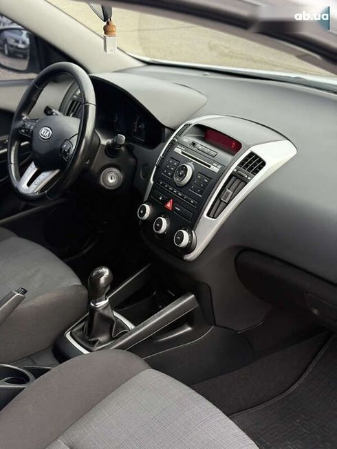 Kia Cee'd 2010 - фото 17
