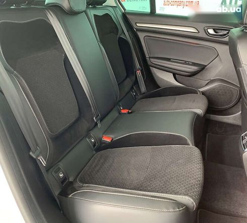 Renault Megane 2019 - фото 14