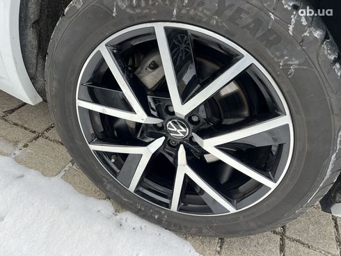 Volkswagen Touareg 2021 - фото 15