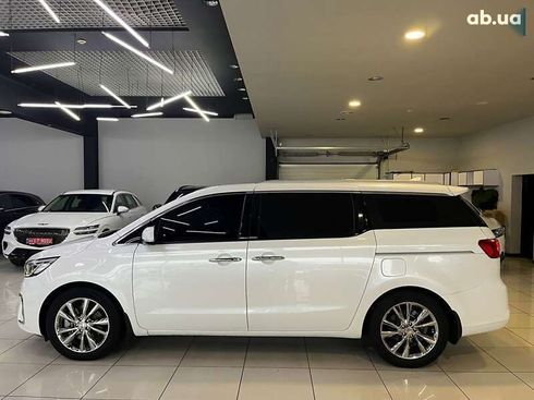 Kia Carnival 2019 - фото 8