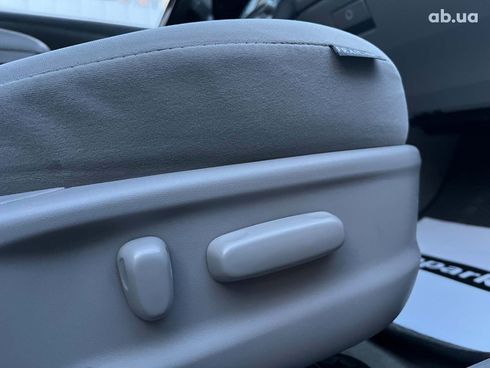 Toyota Camry 2010 белый - фото 47