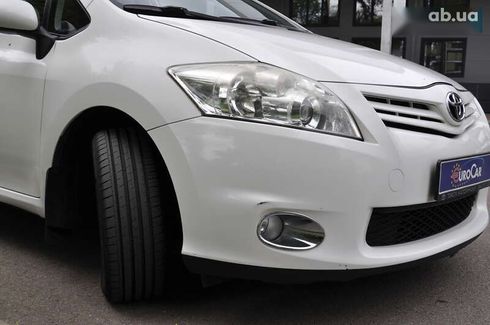 Toyota Auris 2011 - фото 10