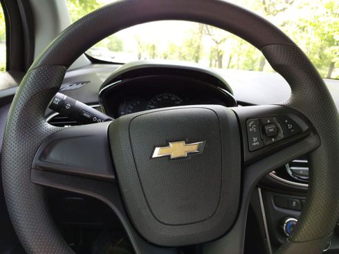 Chevrolet Trax 2018 серый - фото 31