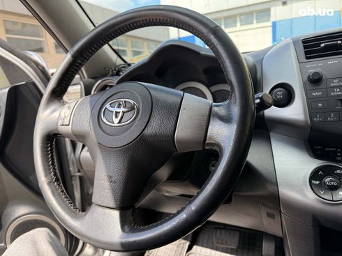 Toyota RAV4 2007 серый - фото 30