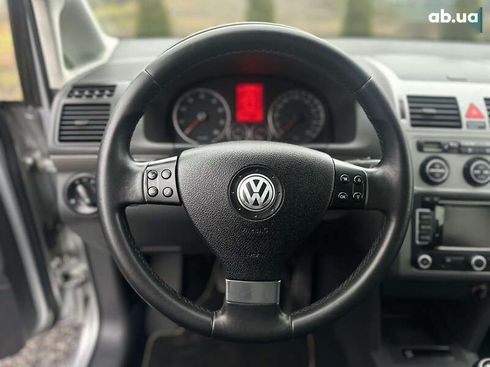 Volkswagen Touran 2010 - фото 28