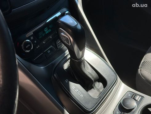 Ford Kuga 2013 белый - фото 40