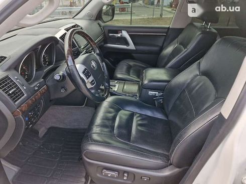 Toyota Land Cruiser 2012 - фото 21