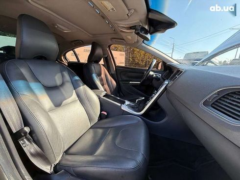 Volvo S60 2015 - фото 12