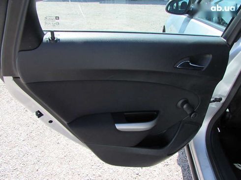 Opel Astra 2010 - фото 11