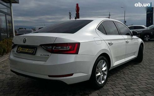 Skoda Superb 2018 - фото 7