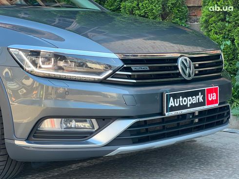 Volkswagen passat alltrack 2016 серый - фото 10