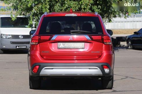 Mitsubishi Outlander 2018 - фото 6